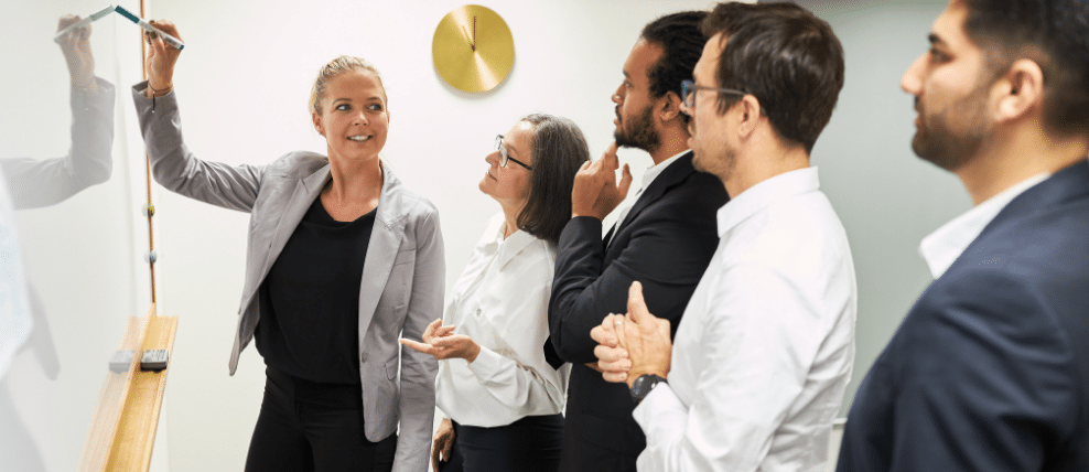 prosci-change-practitioner-coaching-front-line-employees-through-an-organizational-change